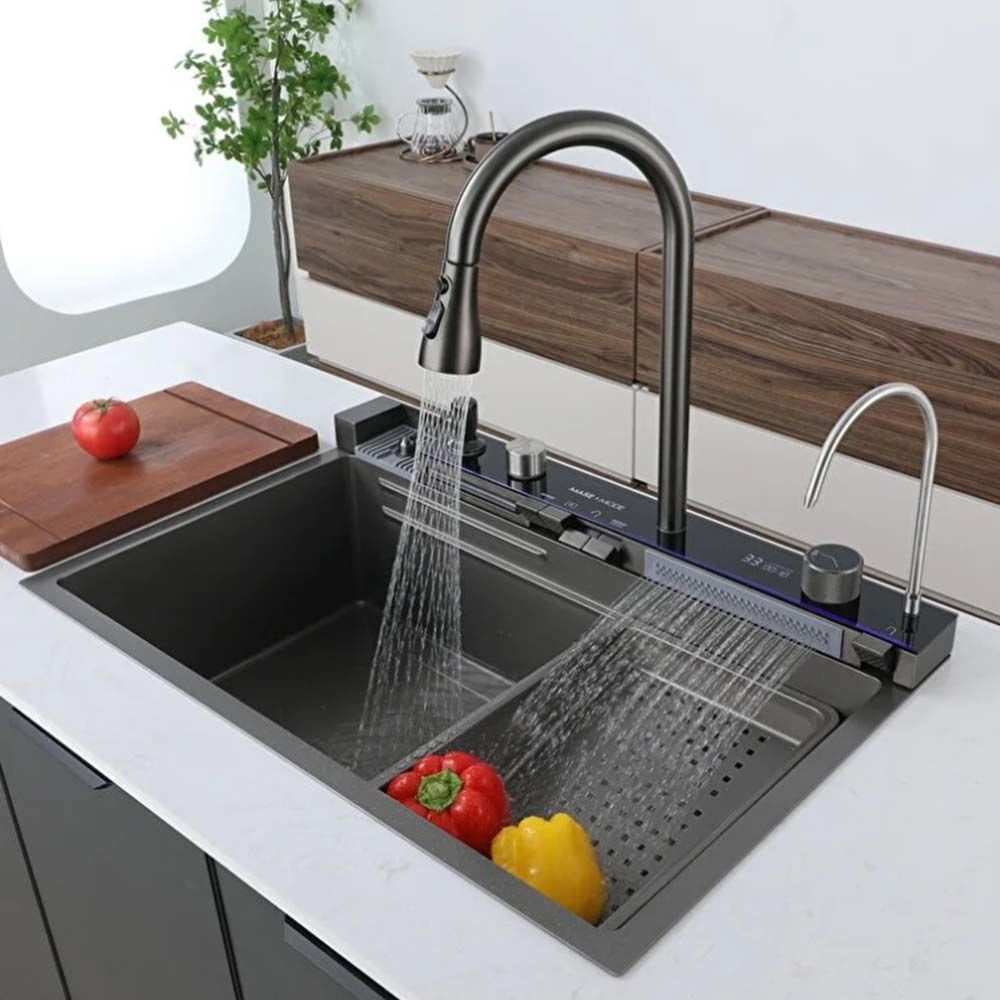 Teknolojik Tuşlu Şelale Eviye Seti